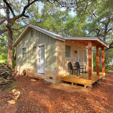 Cabins At Flite Acres - Mockingbird Cabin Wimberley Εξωτερικό φωτογραφία